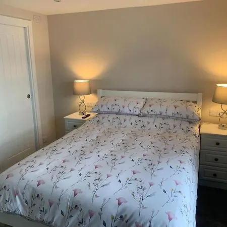 아파트 Newly Converted 3 Bedroom In 울버스톤